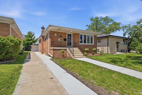Tiny photo for 530 Bensley Avenue, Calumet City, IL 60409 (MLS # 12664258)