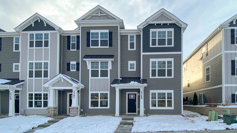 2149 yellowstone Boulevard Mundelein IL 60060