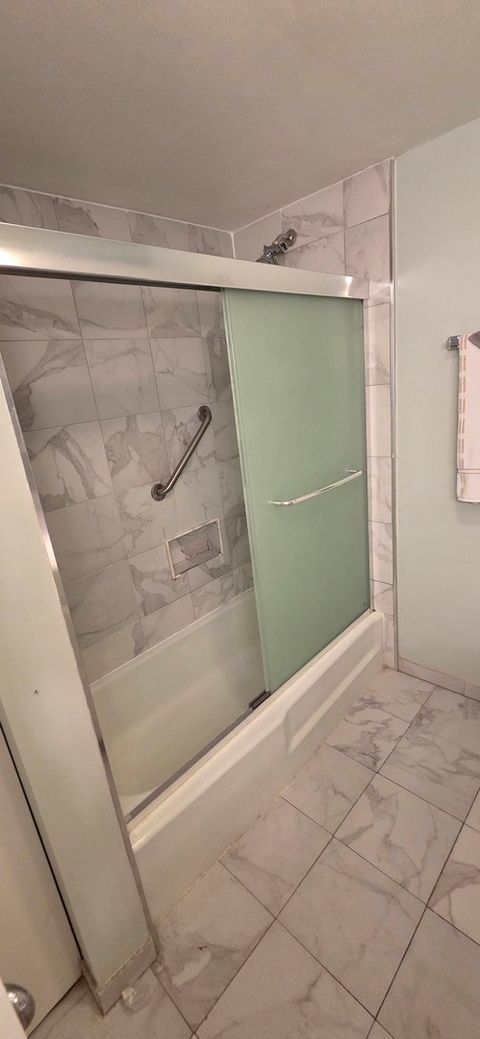 Tiny photo for 450 Raintree Court #2M, Glen Ellyn, IL 60137 (MLS # 12539812)