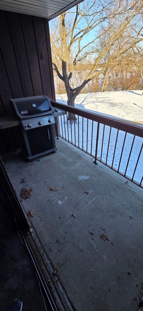 Tiny photo for 450 Raintree Court #2M, Glen Ellyn, IL 60137 (MLS # 12539812)