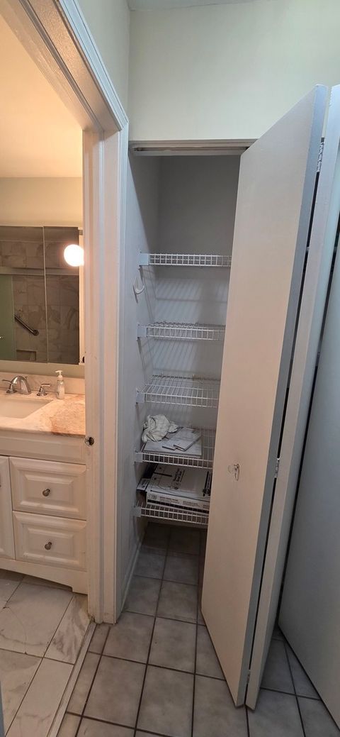 Tiny photo for 450 Raintree Court #2M, Glen Ellyn, IL 60137 (MLS # 12539812)