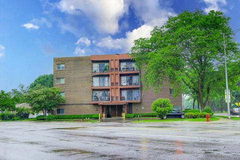 Photo of 4838 Howard Street #301, Skokie, IL 60077 (MLS # 12504939) Photo of 4838 Howard Street #301, Skokie, IL 60077 (MLS # 12504939)