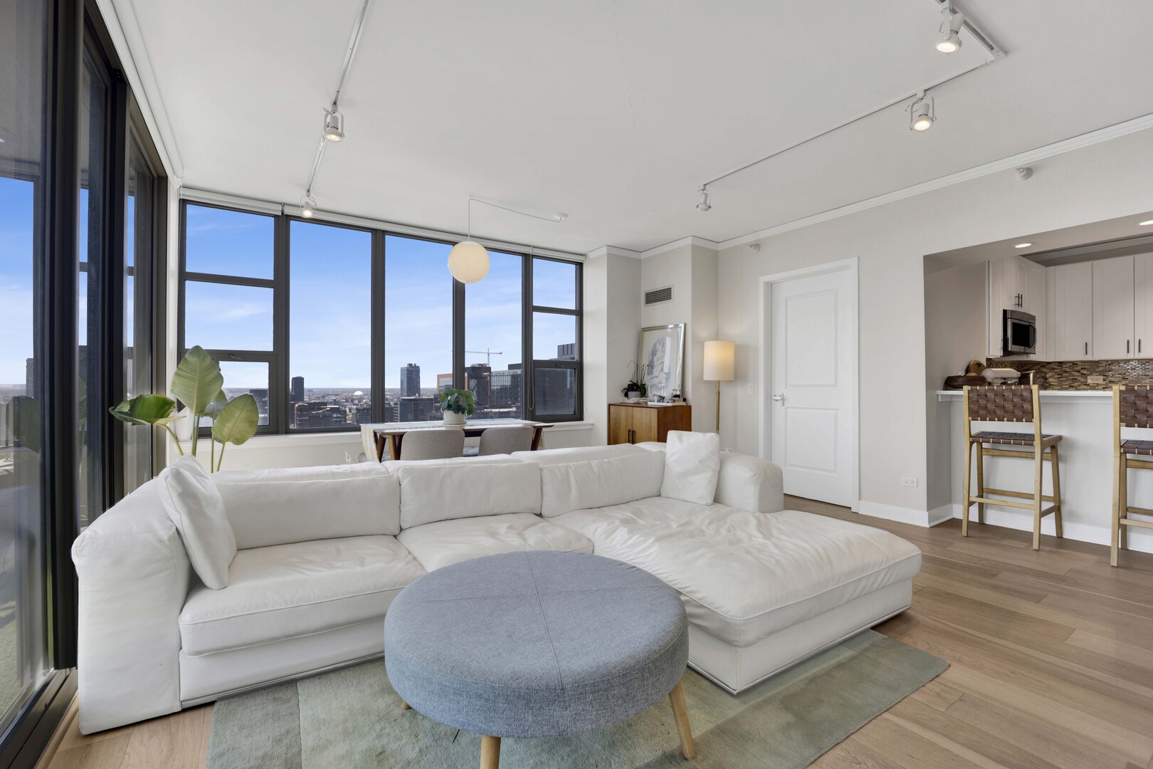 200 N Jefferson Street 2301