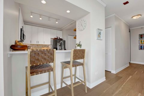 Tiny photo for 200 N Jefferson Street #2301, Chicago, IL 60661 (MLS # 12620975)