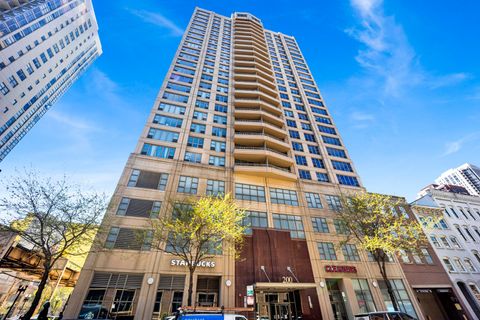 Photo of 200 N Jefferson Street #2301, Chicago, IL 60661 (MLS # 12620975)