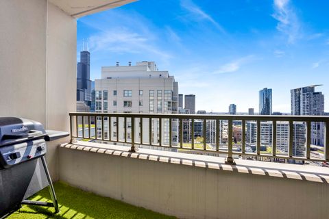 Tiny photo for 200 N Jefferson Street #2301, Chicago, IL 60661 (MLS # 12620975)