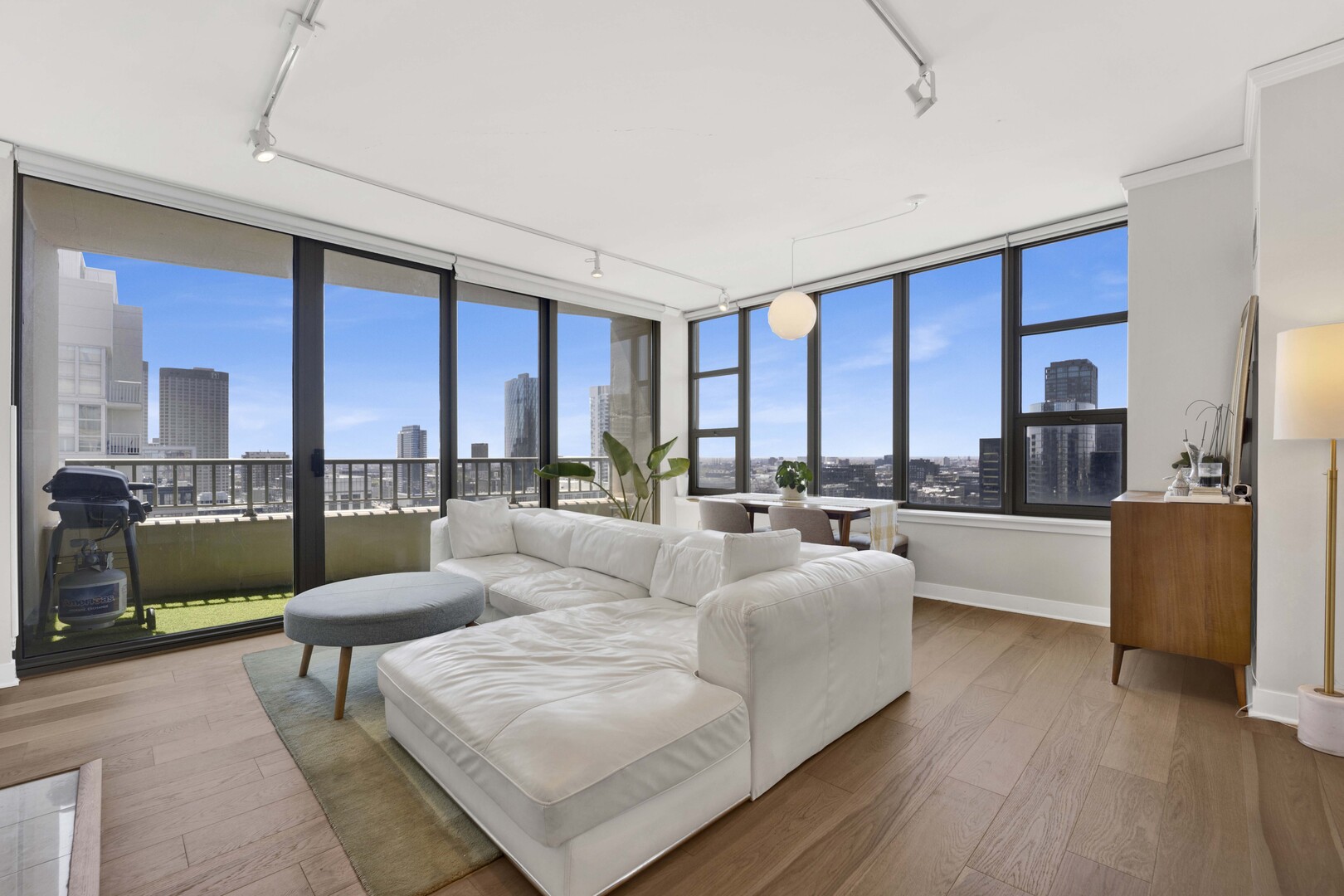 200 N Jefferson Street 2301