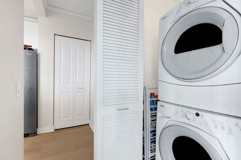 Tiny photo for 200 N Jefferson Street #2301, Chicago, IL 60661 (MLS # 12620975)