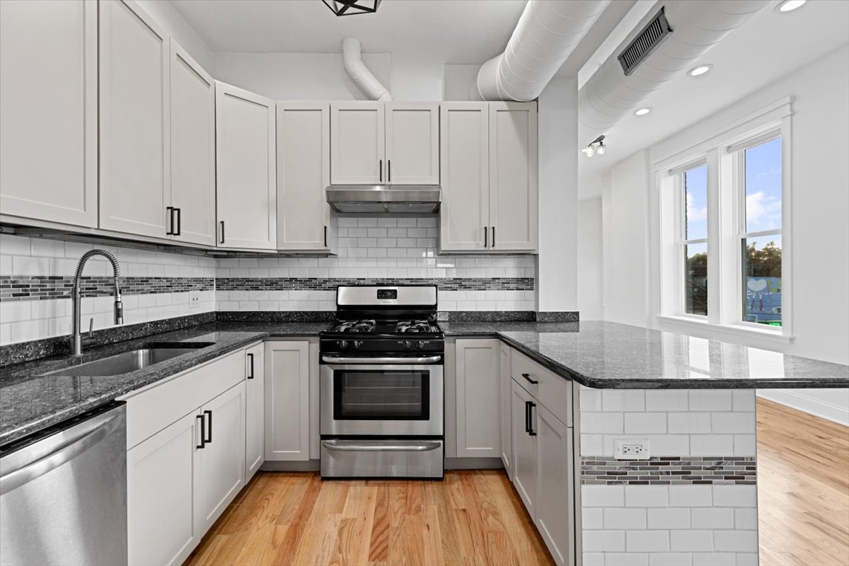 2346 W Fullerton Avenue 3