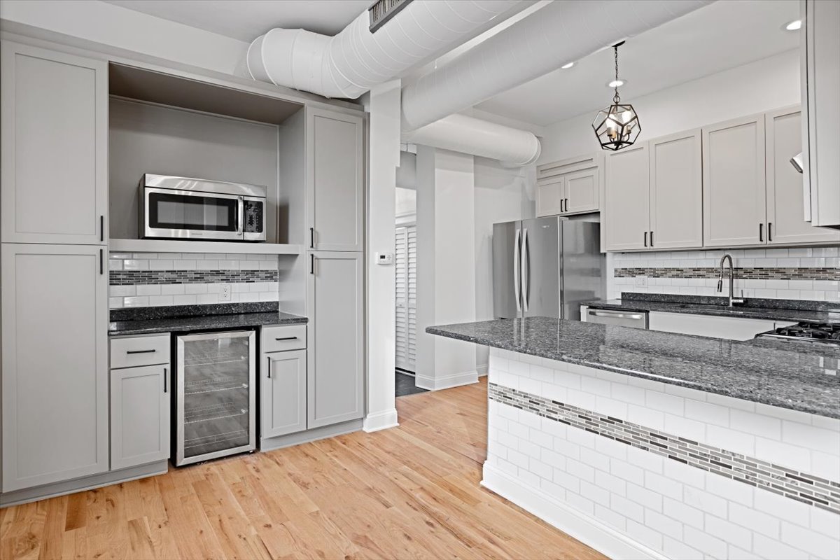 2346 W Fullerton Avenue 3