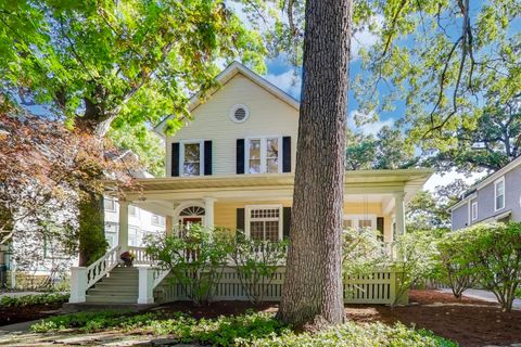 Photo of 402 N Grove Avenue, Oak Park, IL 60302 (MLS # 12491000)