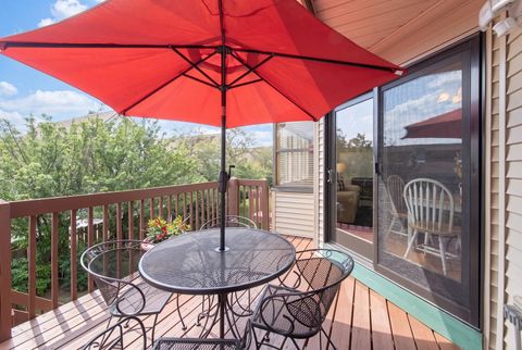 Tiny photo for 909 W Essex Place, Arlington Heights, IL 60004 (MLS # 12703738)