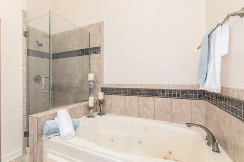 Tiny photo for 909 W Essex Place, Arlington Heights, IL 60004 (MLS # 12703738)