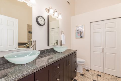 Tiny photo for 909 W Essex Place, Arlington Heights, IL 60004 (MLS # 12703738)