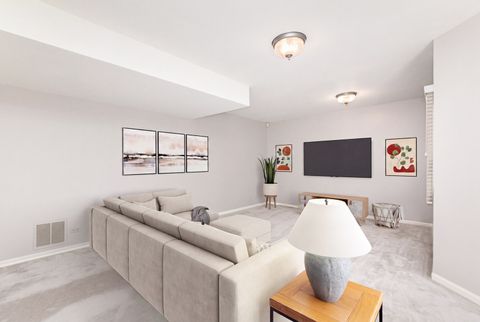 Tiny photo for 909 W Essex Place, Arlington Heights, IL 60004 (MLS # 12703738)
