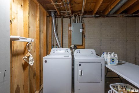 Tiny photo for 4406 BELLE Avenue, Davenport, IA 52807 (MLS # QC4269290)