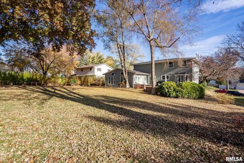 Tiny photo for 4406 BELLE Avenue, Davenport, IA 52807 (MLS # QC4269290)