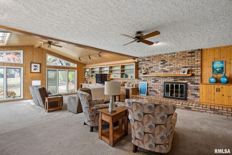 Tiny photo for 4406 BELLE Avenue, Davenport, IA 52807 (MLS # QC4269290)