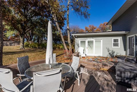 Tiny photo for 4406 BELLE Avenue, Davenport, IA 52807 (MLS # QC4269290)