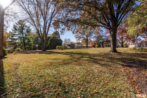 Tiny photo for 4406 BELLE Avenue, Davenport, IA 52807 (MLS # QC4269290)