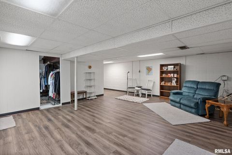 Tiny photo for 4406 BELLE Avenue, Davenport, IA 52807 (MLS # QC4269290)