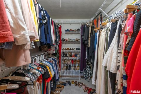 Tiny photo for 4406 BELLE Avenue, Davenport, IA 52807 (MLS # QC4269290)