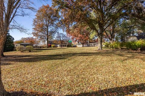 Tiny photo for 4406 BELLE Avenue, Davenport, IA 52807 (MLS # QC4269290)