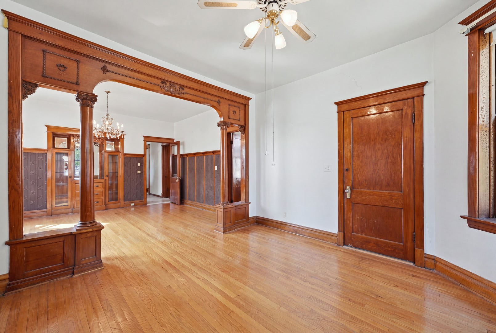 5323 W 24th Place
