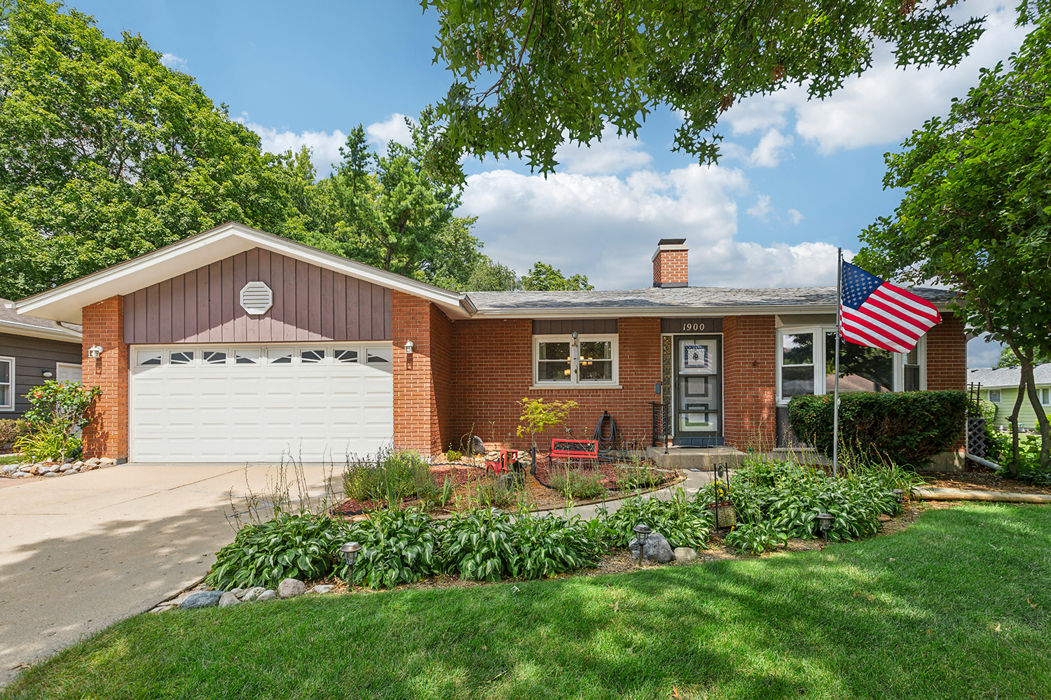 View Elgin, IL 60123 house