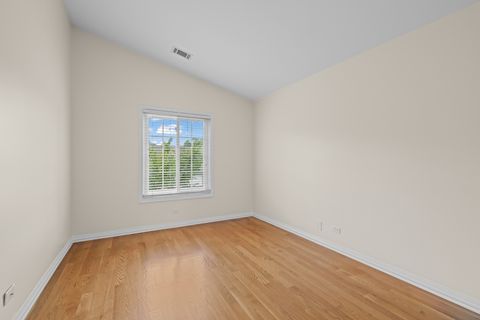 Tiny photo for 1662 COMMODORE Court #4, Schaumburg, IL 60193 (MLS # 12456220)