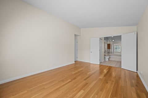 Tiny photo for 1662 COMMODORE Court #4, Schaumburg, IL 60193 (MLS # 12456220)