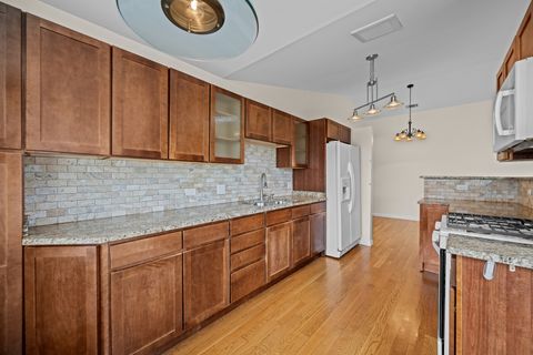 Tiny photo for 1662 COMMODORE Court #4, Schaumburg, IL 60193 (MLS # 12456220)
