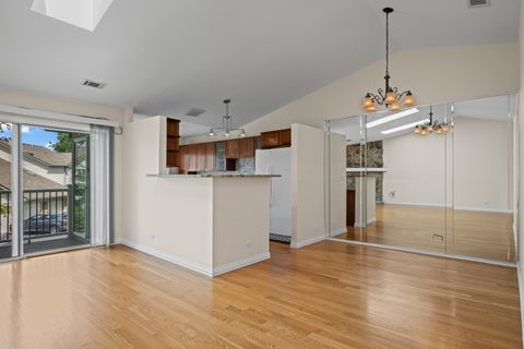Tiny photo for 1662 COMMODORE Court #4, Schaumburg, IL 60193 (MLS # 12456220)