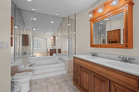 Tiny photo for 1662 COMMODORE Court #4, Schaumburg, IL 60193 (MLS # 12456220)