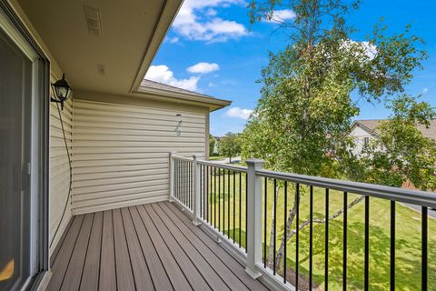 Tiny photo for 1662 COMMODORE Court #4, Schaumburg, IL 60193 (MLS # 12456220)
