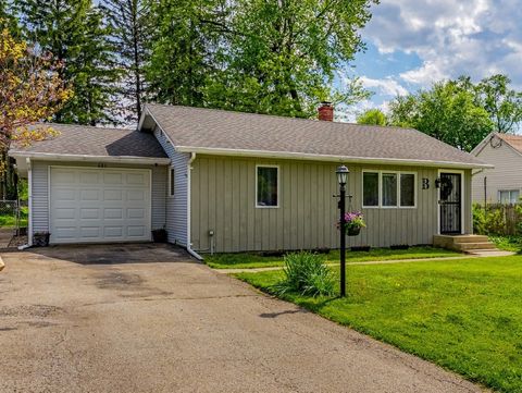 Photo of 17W685 Lorraine Avenue, Addison, IL 60101 (MLS # 12639190)