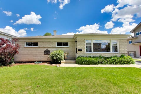 Photo of 1081 Willson Drive, Des Plaines, IL 60016 (MLS # 12720537)