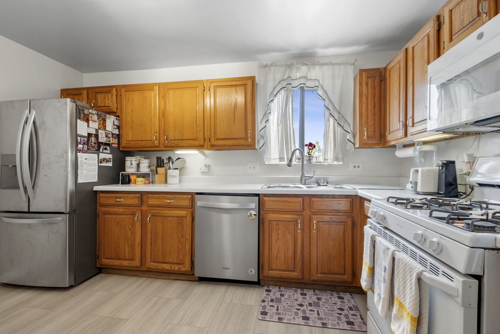Properties 4 6020 Lake Bluff Drive 502