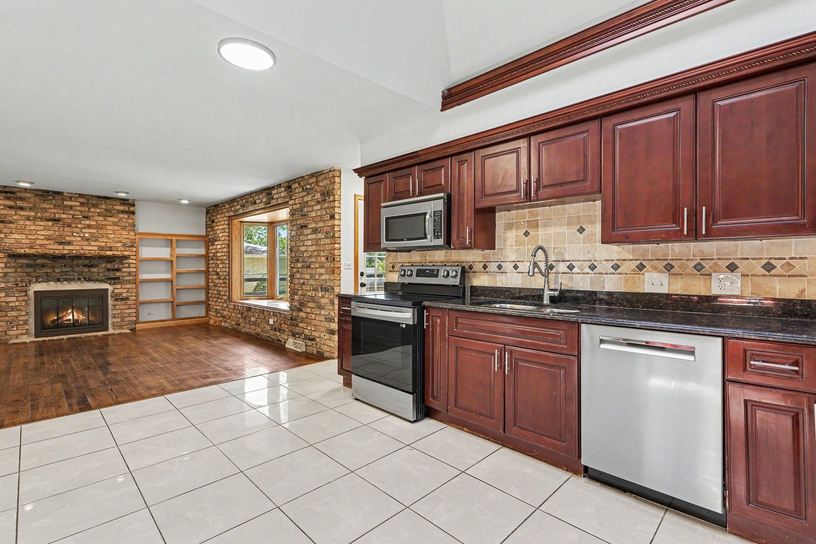 6351 W 124th Place