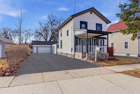 557 Binder Street Aurora IL 60505