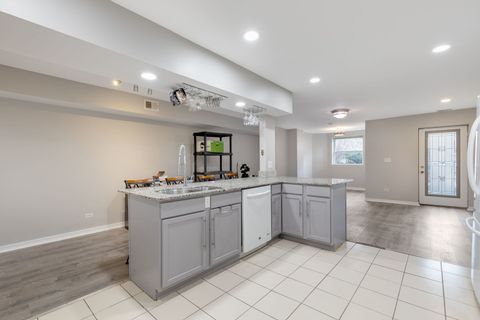 Tiny photo for 5726 N Kenmore Avenue #GS, Chicago, IL 60660 (MLS # 12542859)