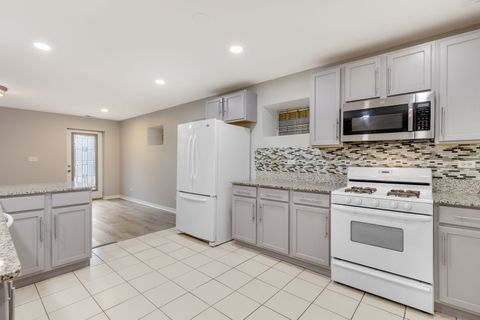 Tiny photo for 5726 N Kenmore Avenue #GS, Chicago, IL 60660 (MLS # 12542859)