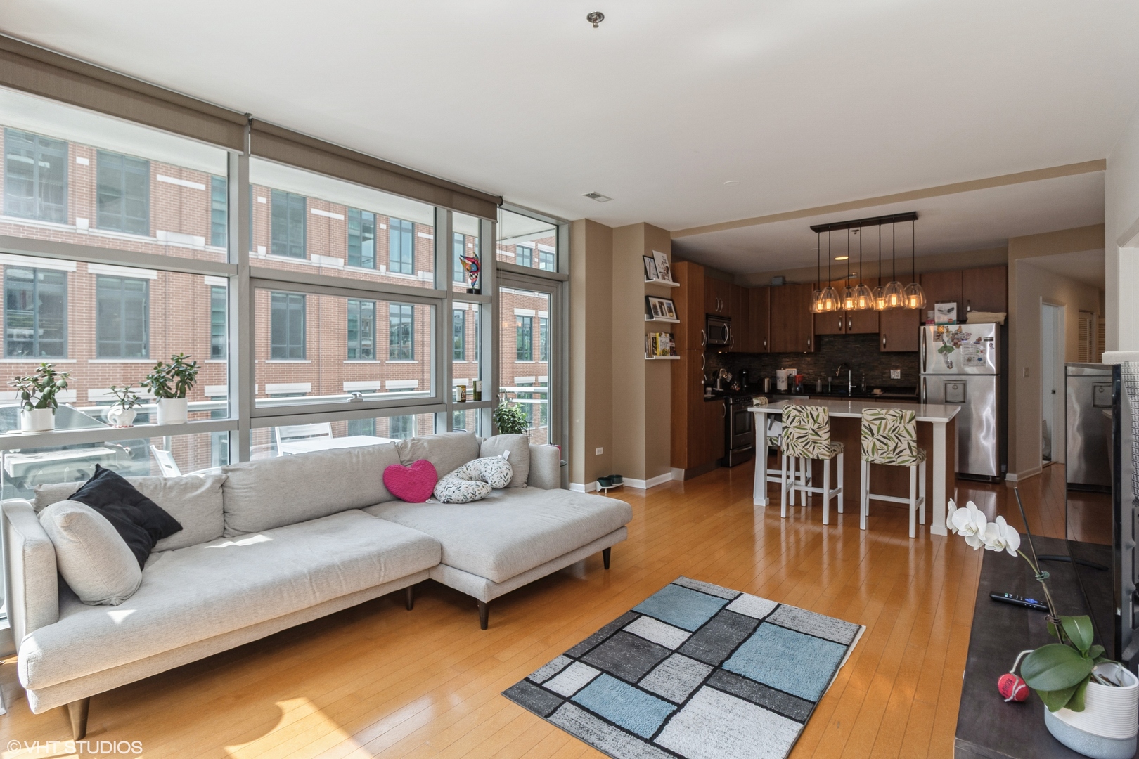 225 S Sangamon Street 306