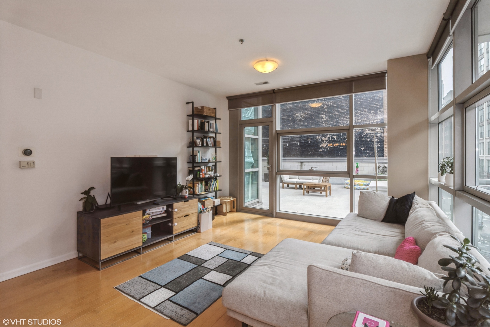 225 S Sangamon Street 306
