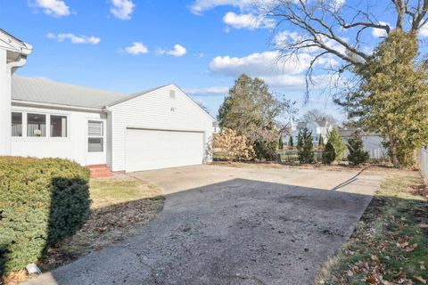 Tiny photo for 414 S Henry Street, Geneseo, IL 61254 (MLS # 100000449)