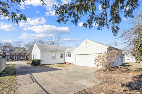 Tiny photo for 414 S Henry Street, Geneseo, IL 61254 (MLS # 100000449)