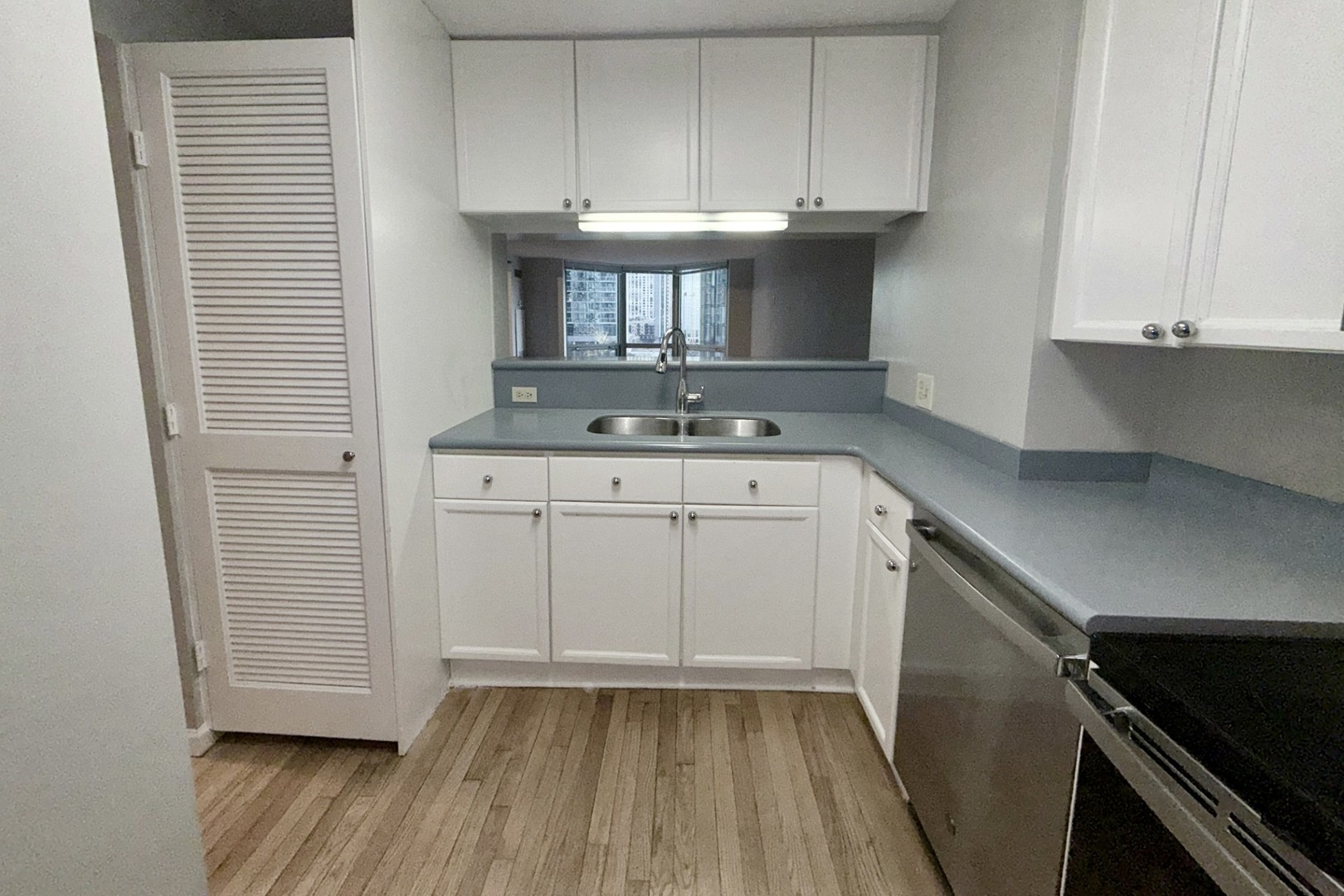 195 N Harbor Drive 408