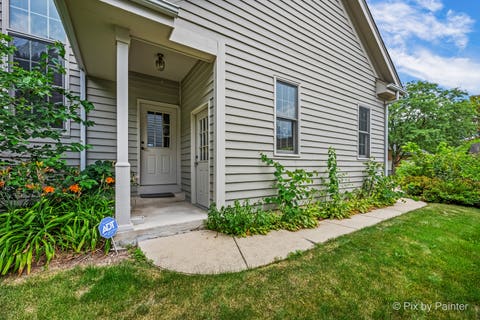 Tiny photo for 1105 Thoroughbred Circle, St. Charles, IL 60174 (MLS # 12725737)