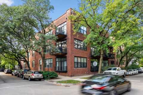 1670 N Claremont Avenue 207 Chicago IL 60647