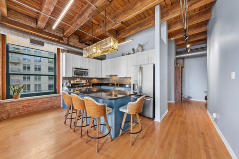 Tiny photo for 1133 S Wabash Avenue #602, Chicago, IL 60605 (MLS # 12591731)